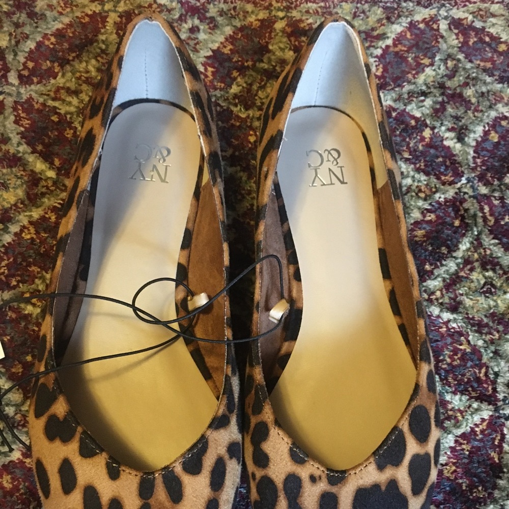 Women’s flats